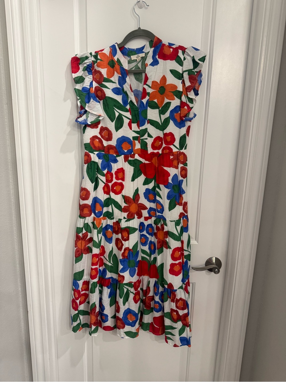 Entro Brand White Floral Tiered Midi Dress with Red & Blue Blooms
